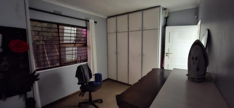 4 Bedroom Property for Sale in Bothasig Western Cape